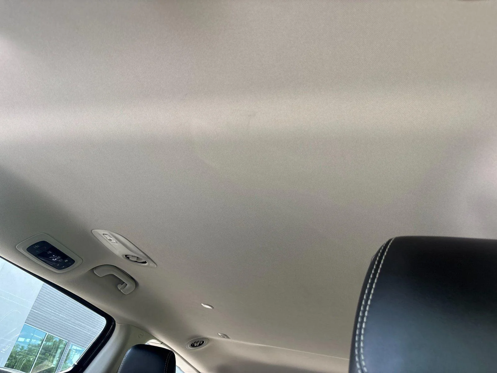 Used 2023 Ceramic Gray Clearcoat Chrysler Hybrid Touring L image 30