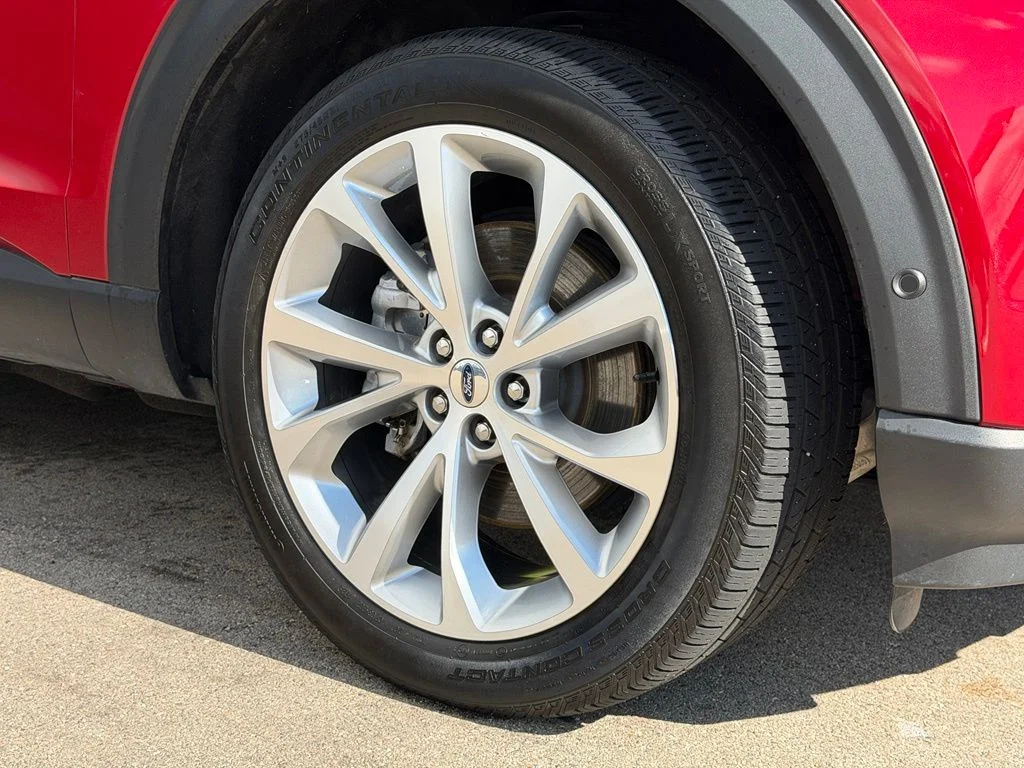 Used 2023 Red Ford Platinum image 28