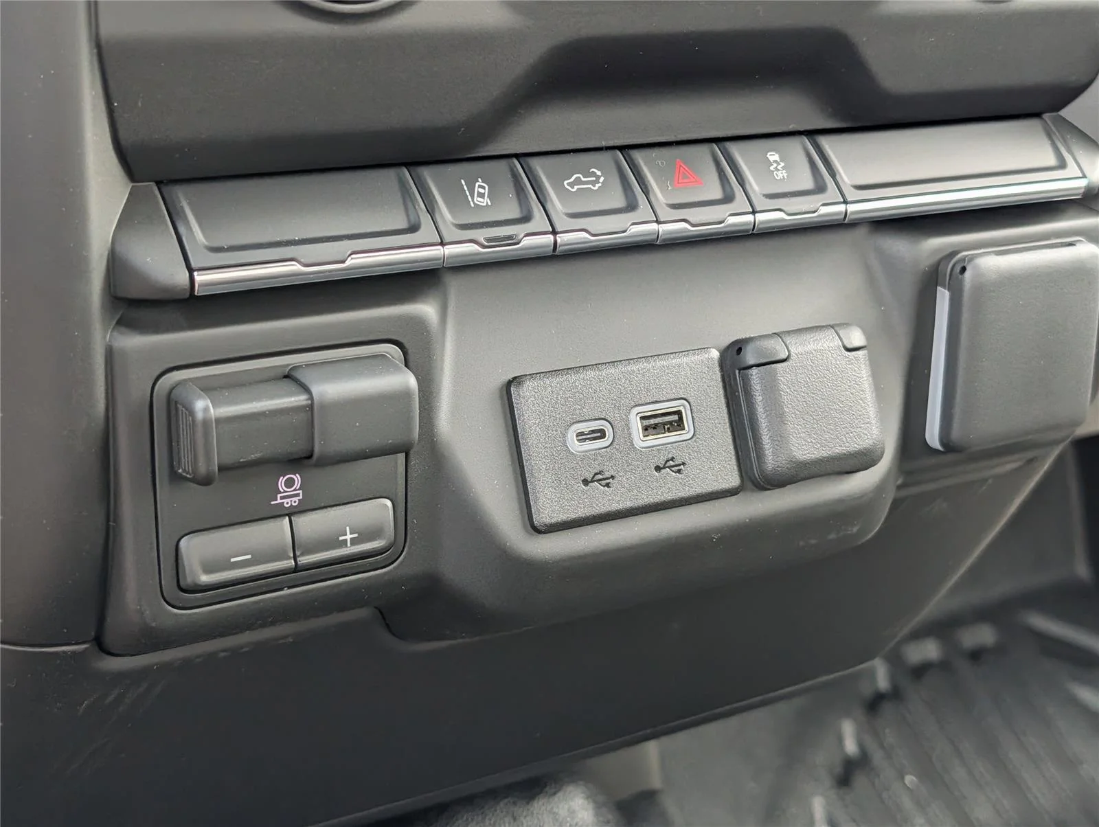 New 2026 Summit White GMC Pro DRW image 26