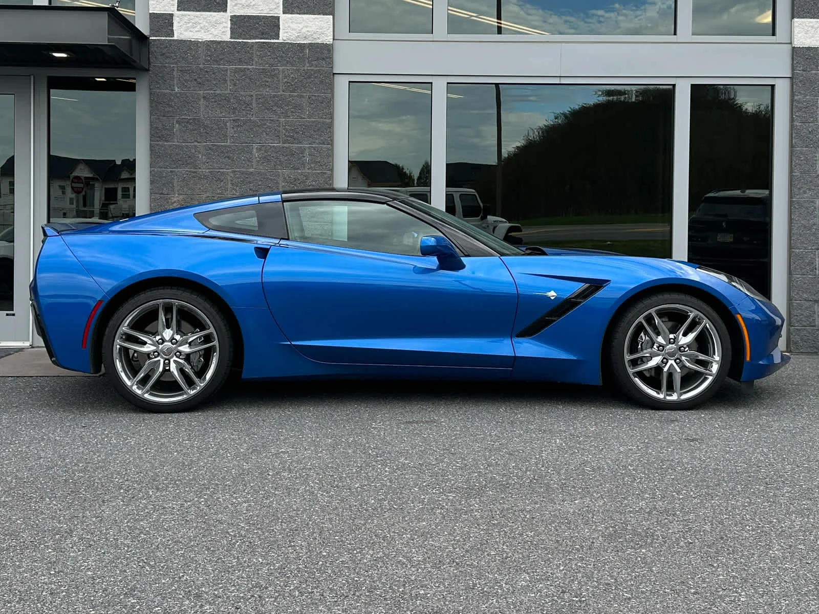 Used 2015 Laguna Blue Tintcoat Chevrolet 2LT image 2