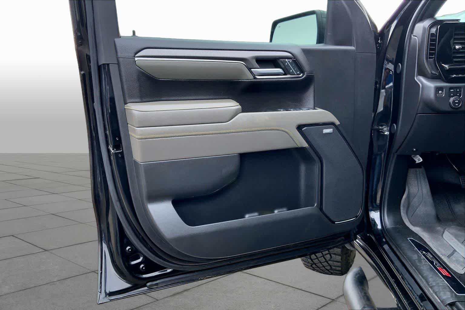 Used 2024 Black Chevrolet ZR2 image 22