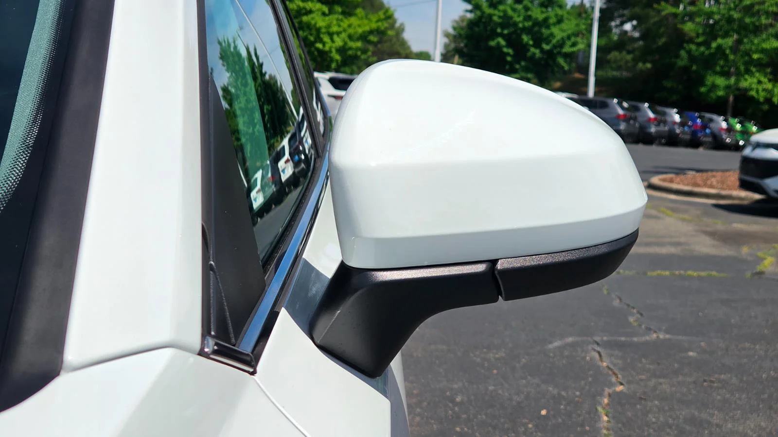New 2026 Pure White Volkswagen SE image 13