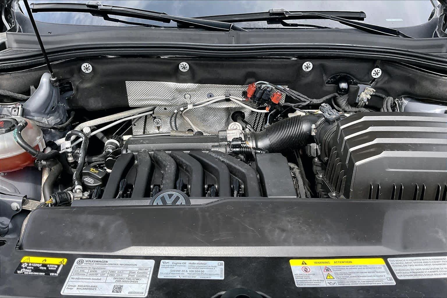 Used 2022 Pure Gray Volkswagen 3.6L V6 SEL R-Line image 32
