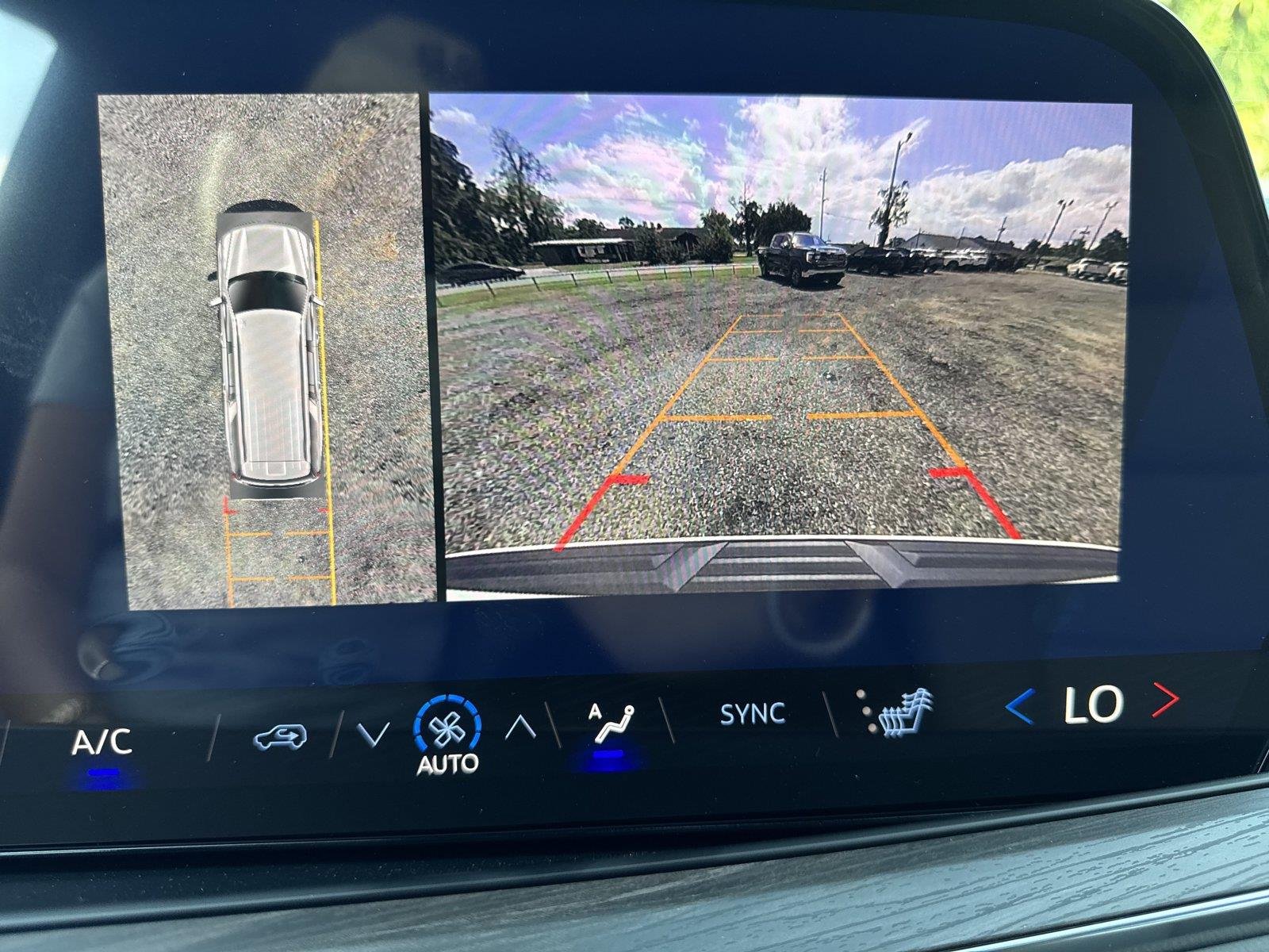 2026 Chevrolet Suburban LT - Photo 28