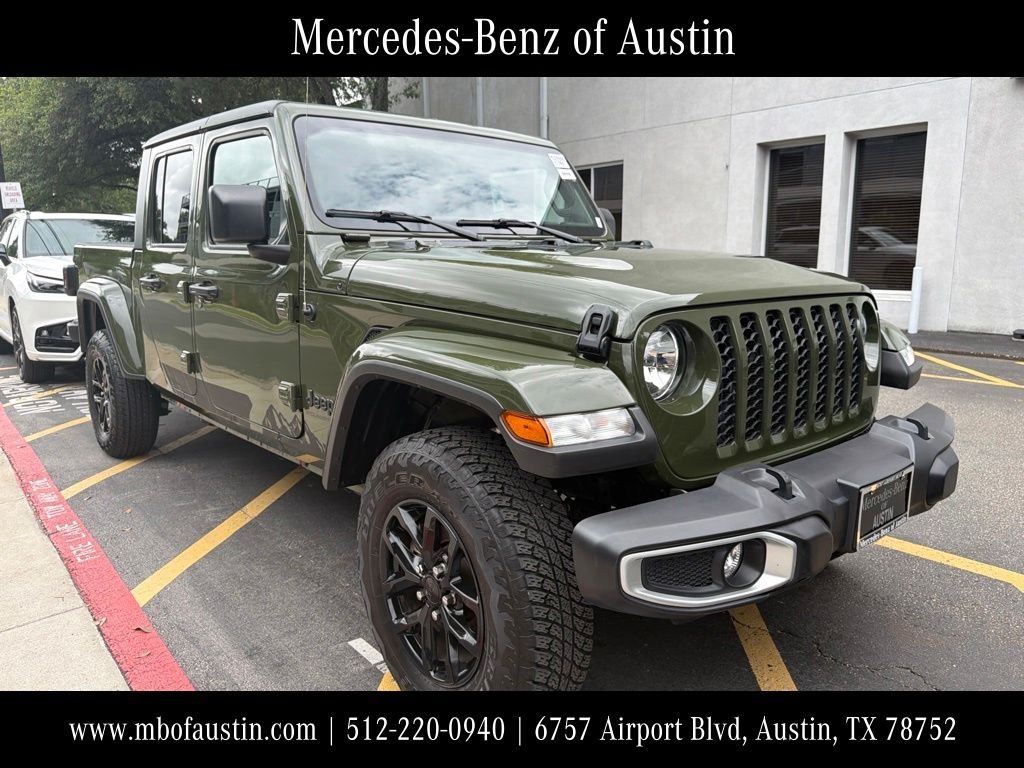 Used 2023 Green Jeep Sport S image 1