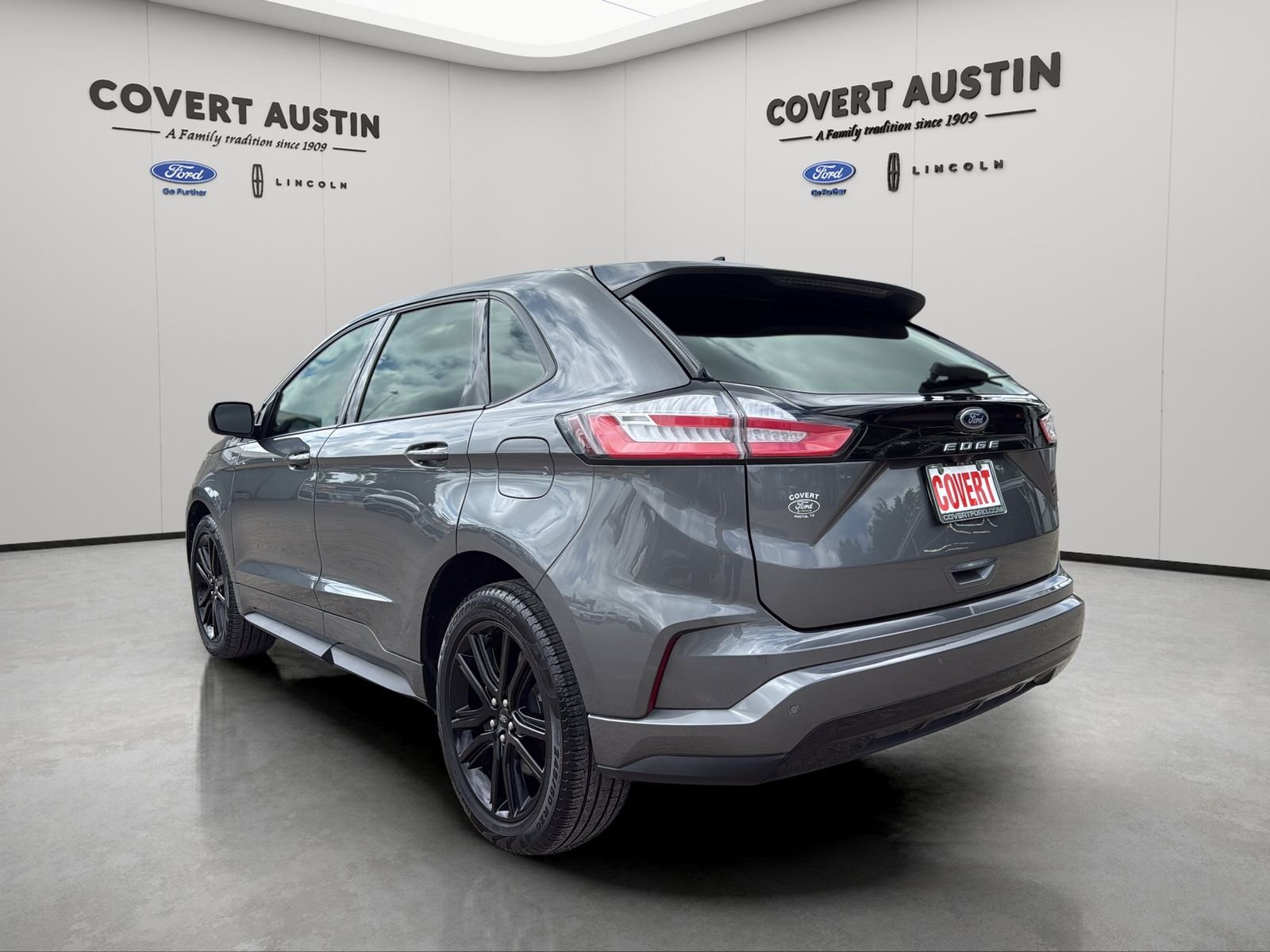 Used 2023 Gray Ford ST Line image 3