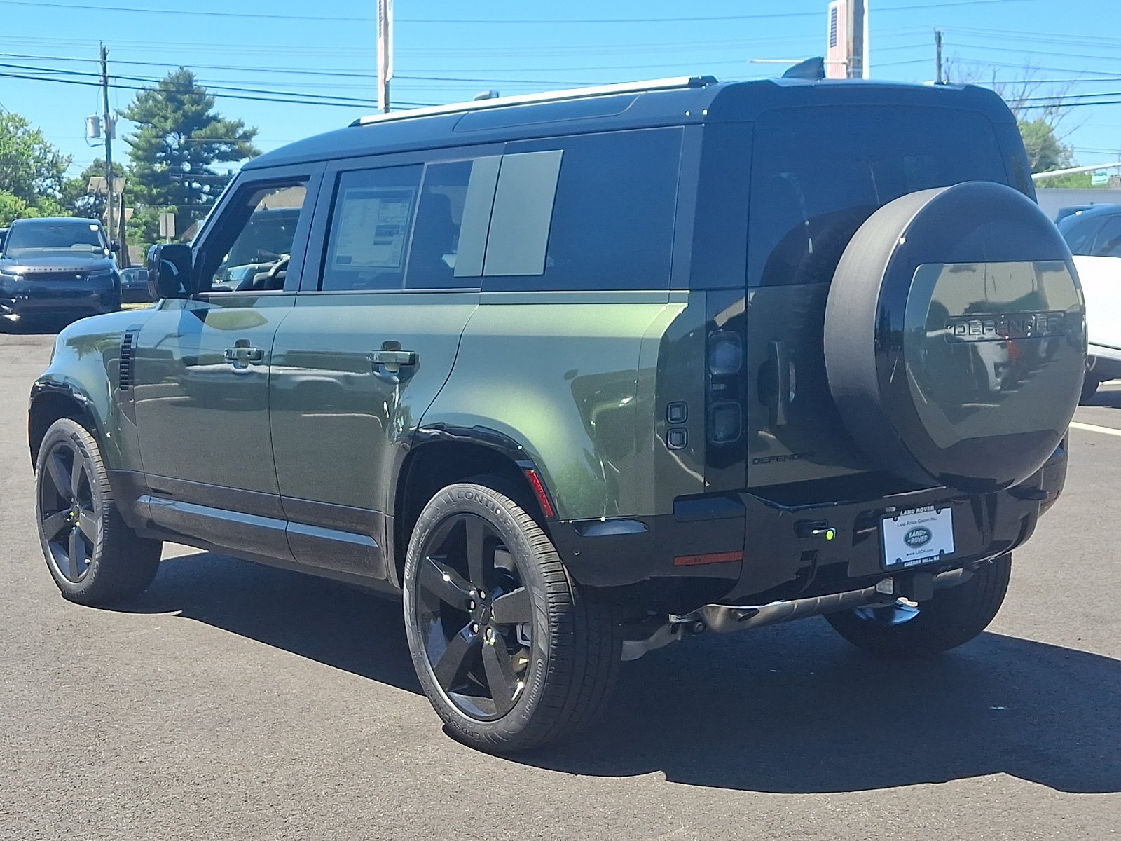 New 2026 Woolstone Green Land Rover X-Dynamic SE image 4