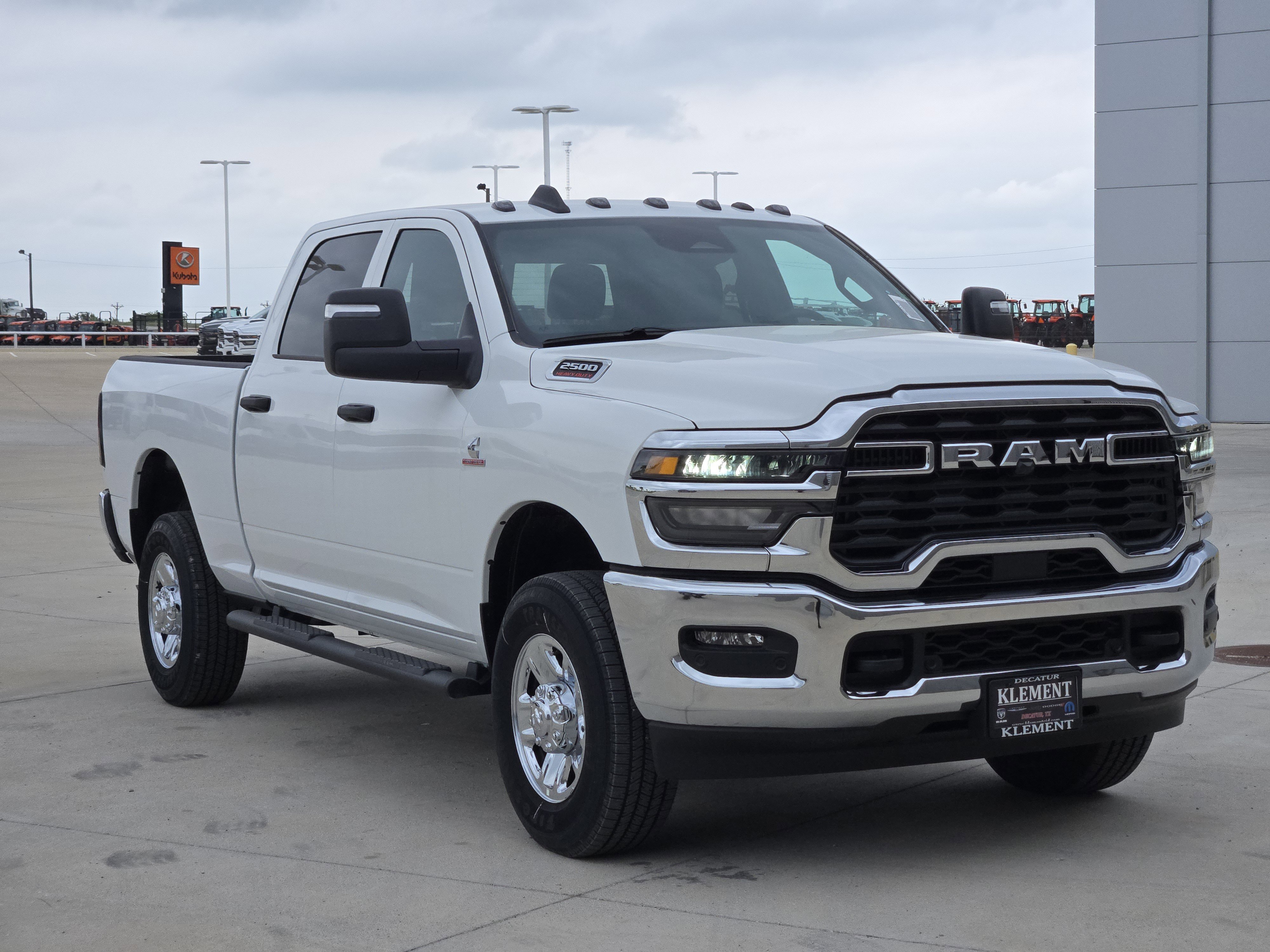 New 2026 Bright White Clear-Coat Exterior Paint RAM Tradesman image 3