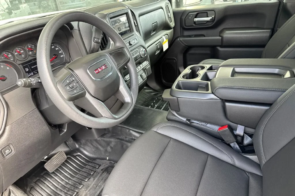 2026 GMC Sierra 2500HD Pro - Photo 6
