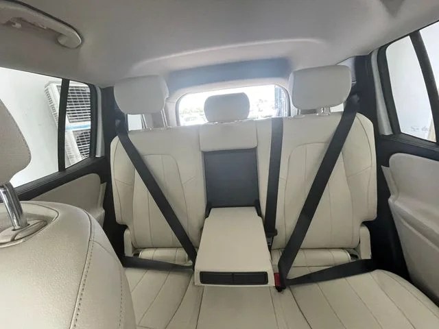 Certified Used 2022 Polar White Mercedes-Benz GLB 250 image 7