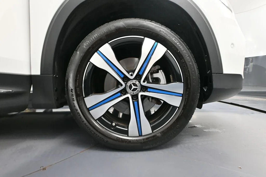 Used 2022 White Mercedes-Benz 300 image 16
