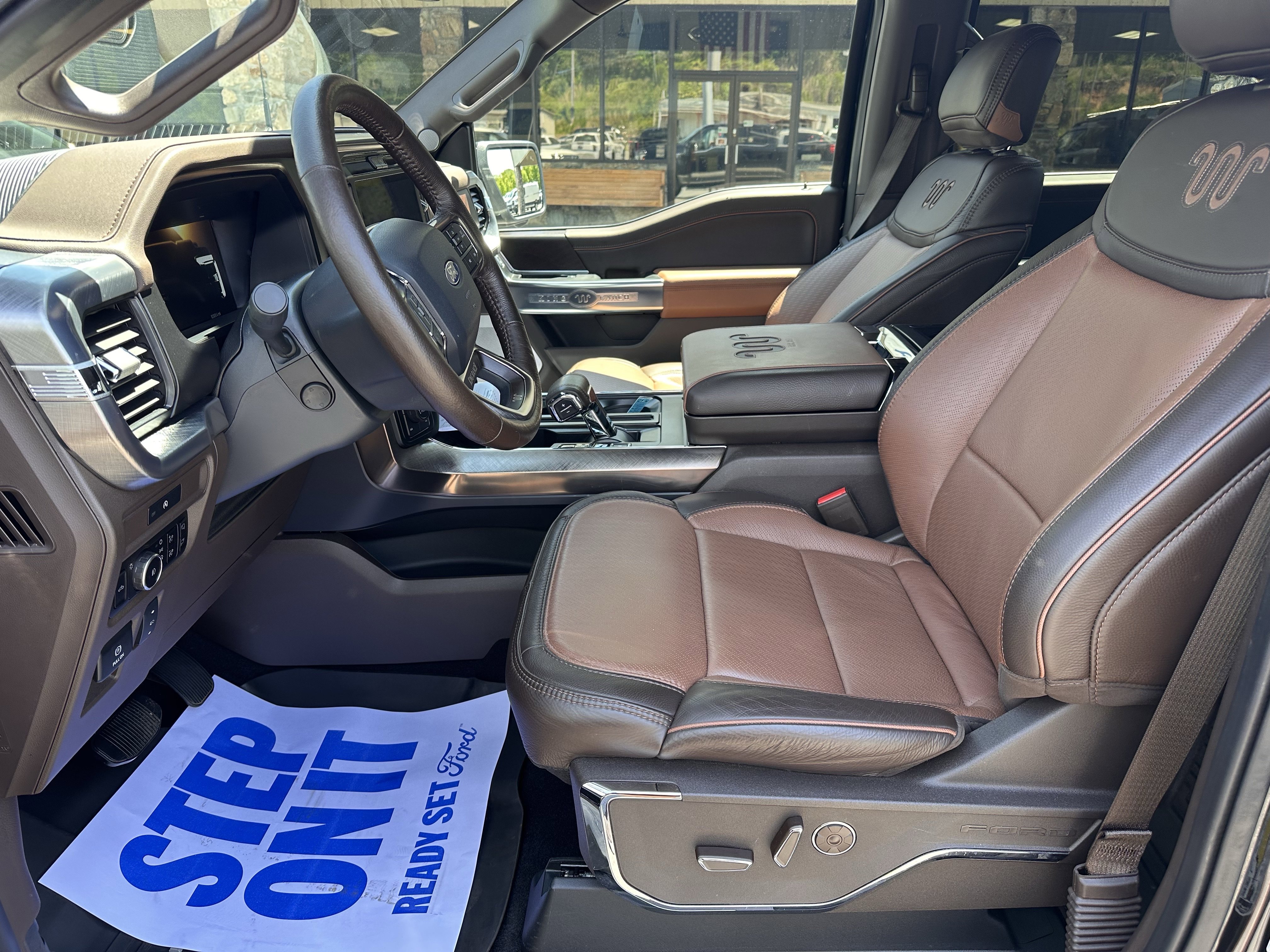 Certified Used 2025 Agate Black Metallic Ford King Ranch image 11