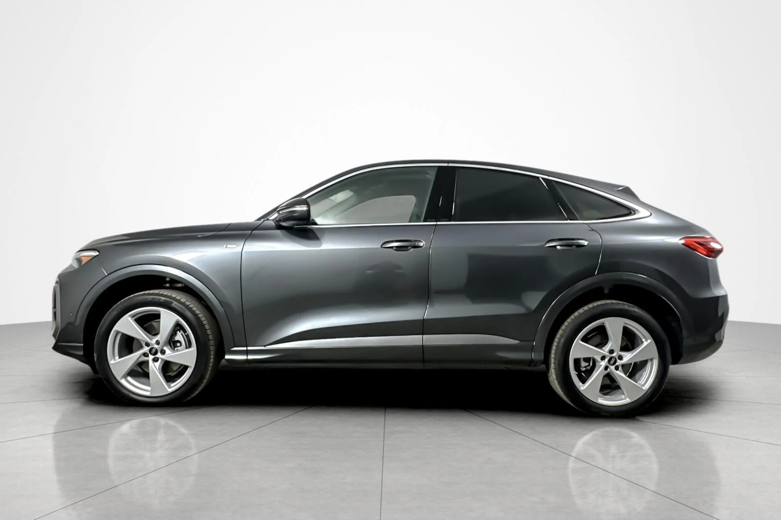 New 2025 Daytona Gray Pearl Effect Audi Premium Plus 2.0 TFSI quattro image 3