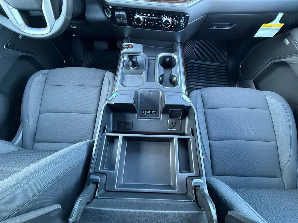 New 2026 Onyx Black GMC Elevation image 19