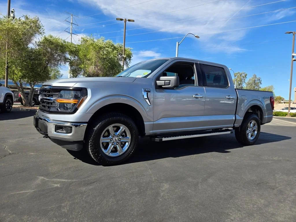 Used 2025 Iconic Silver Met Ford XLT image 2