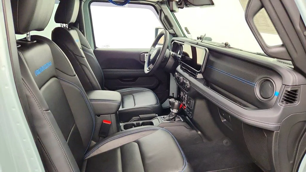 Used 2024 Earl Clearcoat Jeep Rubicon X 4xe w/ Nappa Leather, Rock-Trac & Off-Road Camera image 26