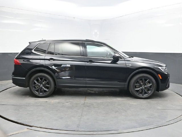 Used 2024 Black Volkswagen 2.0T SE image 9
