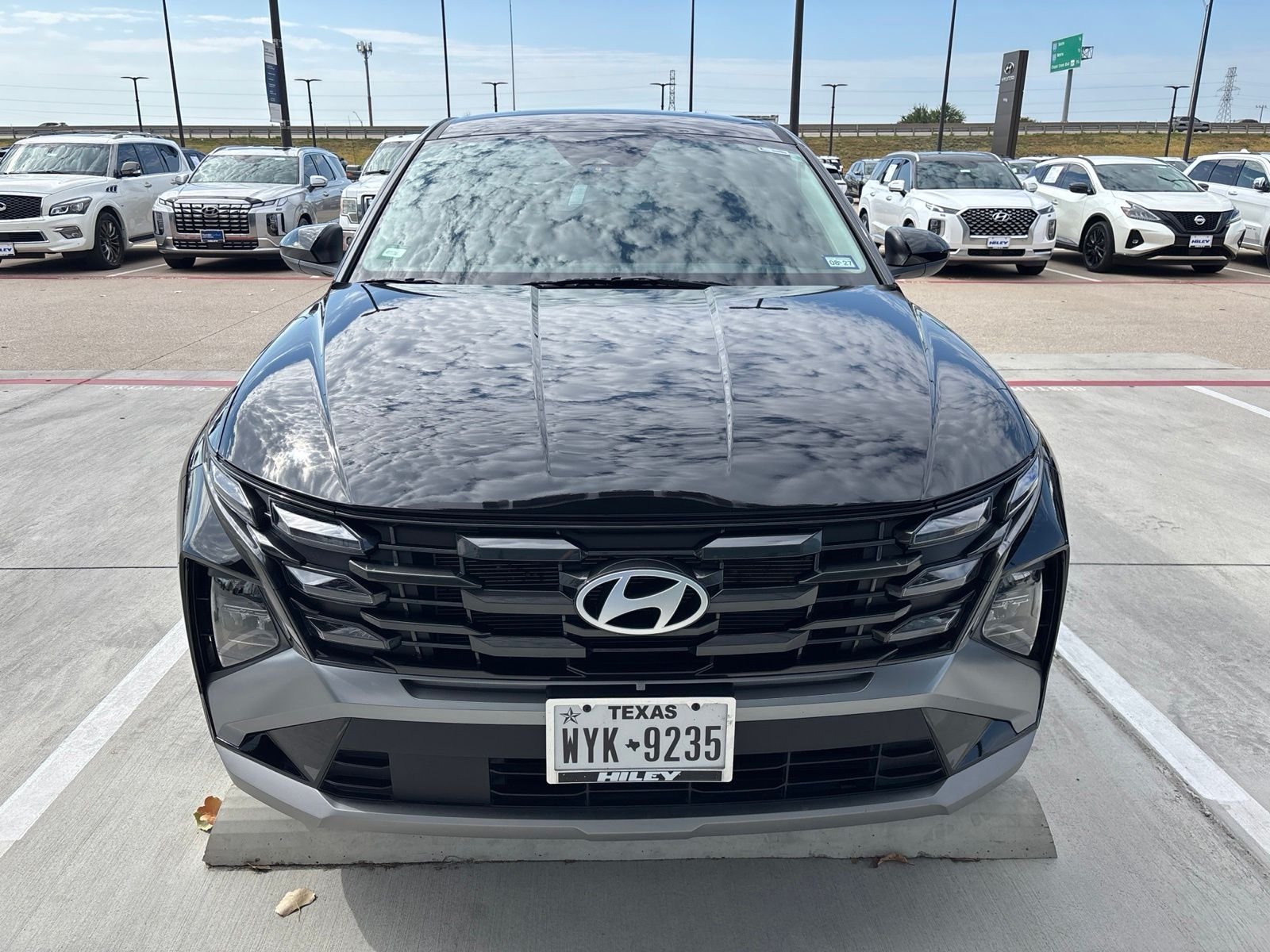 Certified Used 2025 Phantom Black Hyundai SE image 2