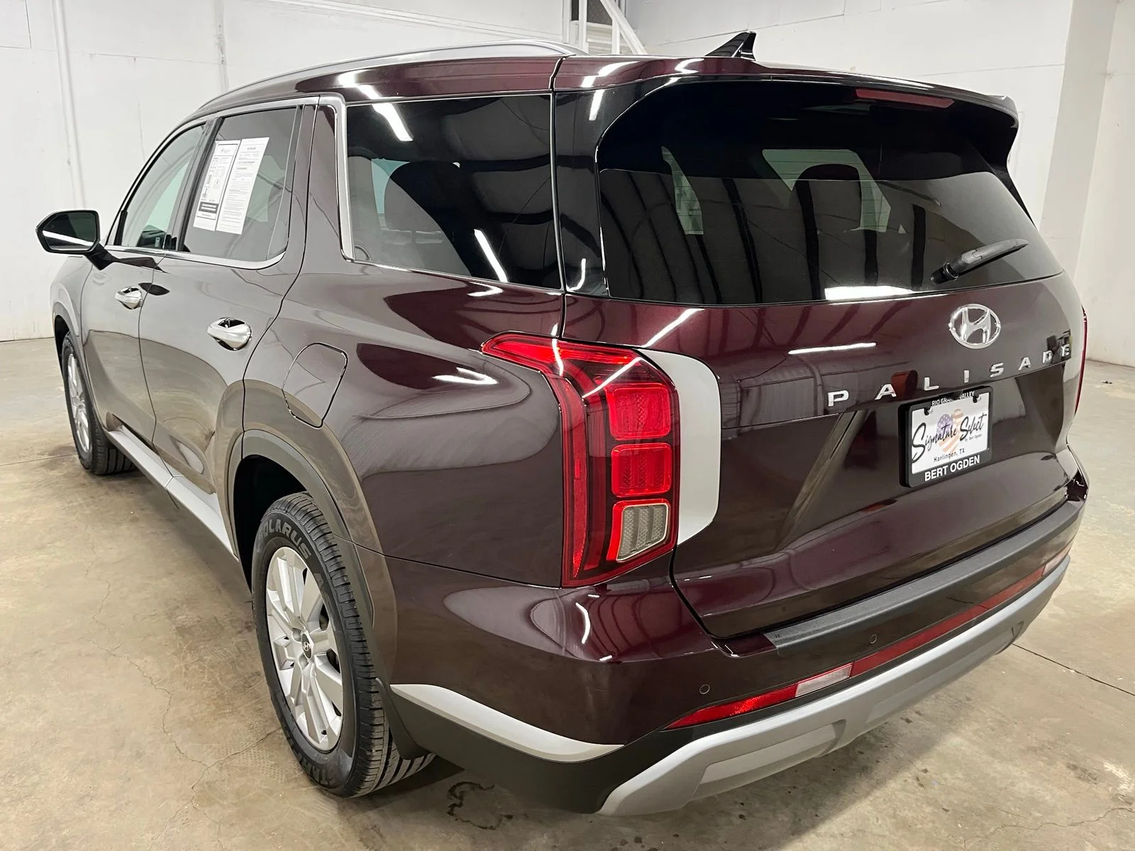 Used 2023 Red Hyundai SEL image 5