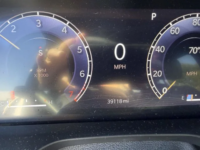 Used 2023 Silver Jeep Altitude image 4