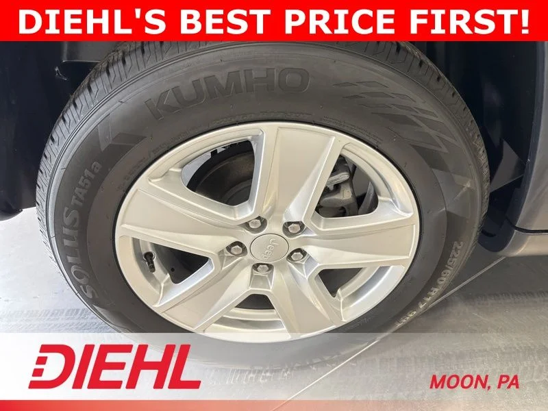 Used 2022 White Jeep Latitude image 8
