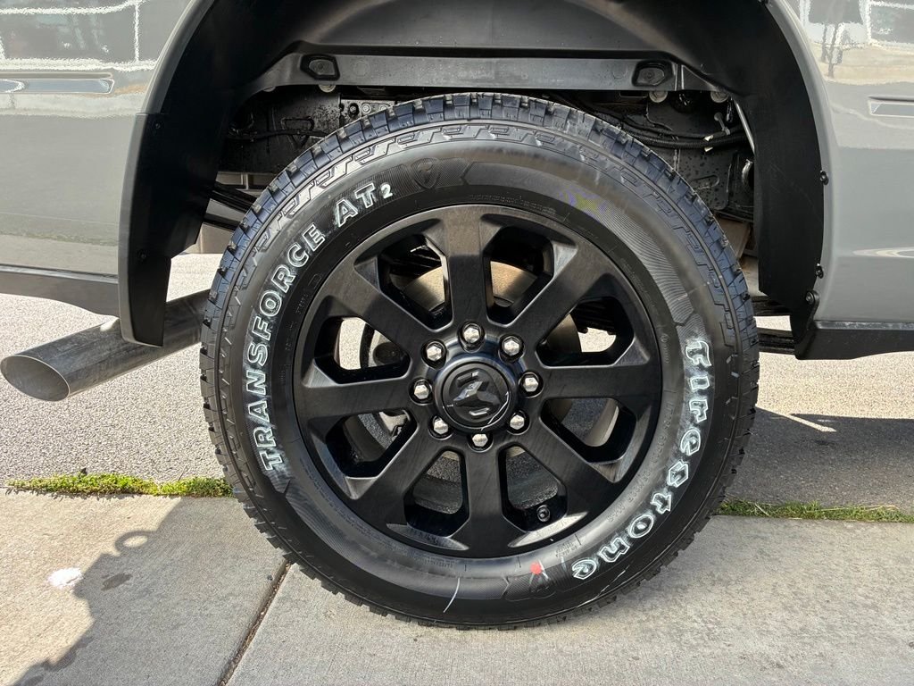 New 2026 Ceramic Gray Clear-Coat Exterior Paint RAM Laramie image 48