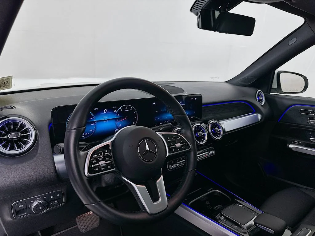 Used 2023 White Mercedes-Benz GLB 250 image 8