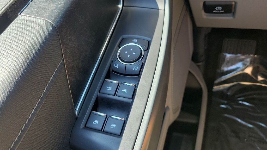 Used 2023 Blue Ford XLT image 18