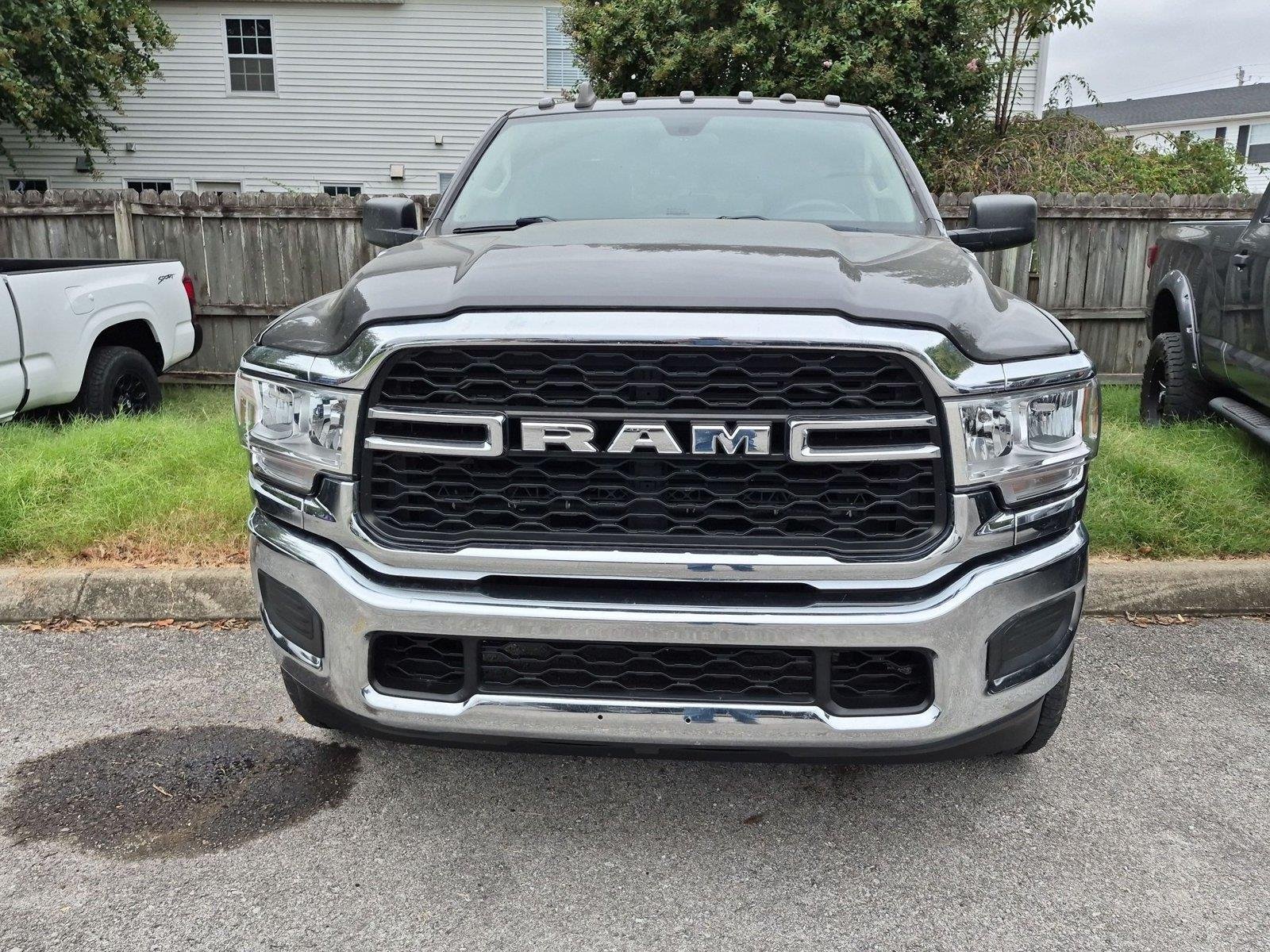 Used 2020 Granite Crystal Metallic Clearcoat Ram Tradesman image 8