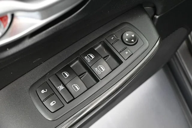 Used 2016 Gray Jeep Latitude image 20