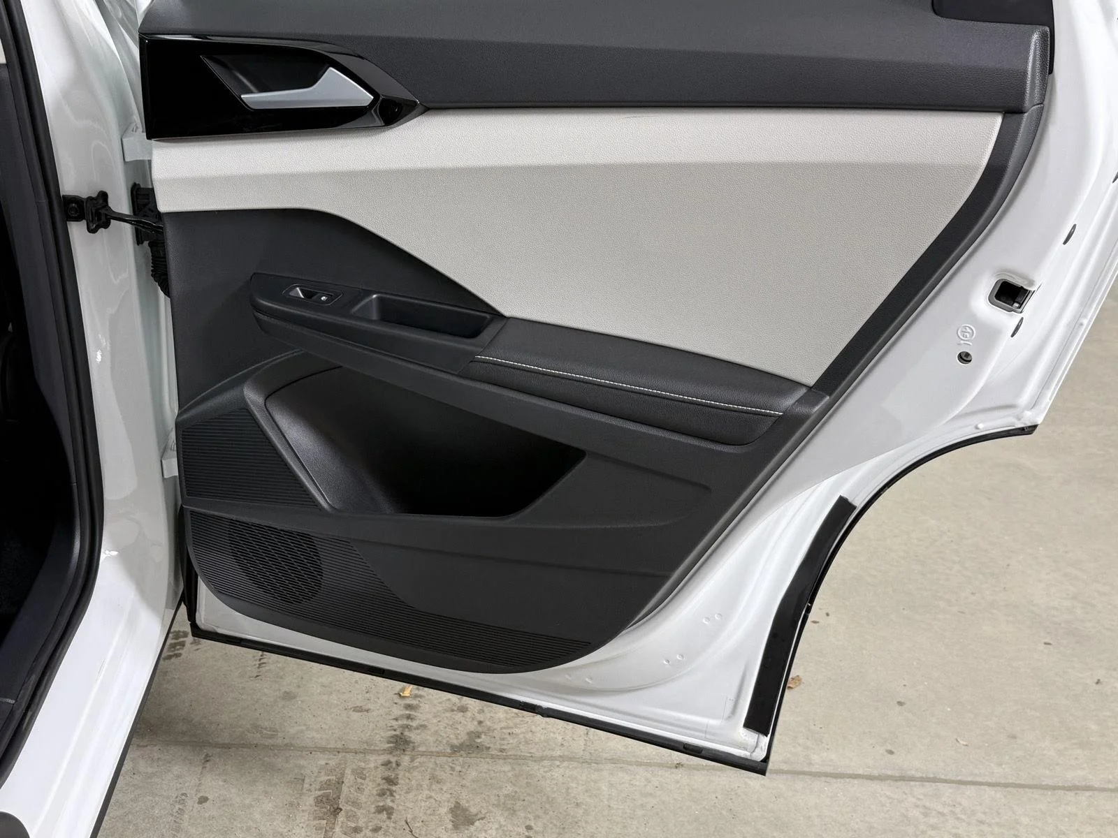 New 2027 Pure White Volkswagen S image 16