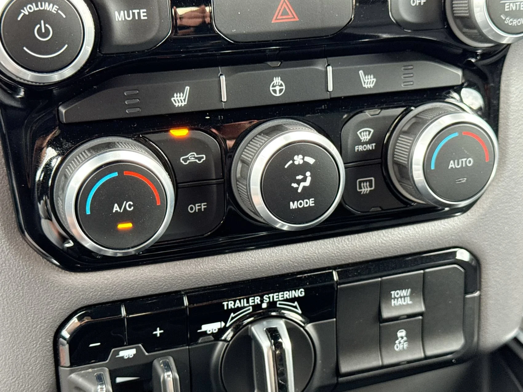Used 2024 Diamond Black Crystal Pearlcoat Ram Big Horn image 19