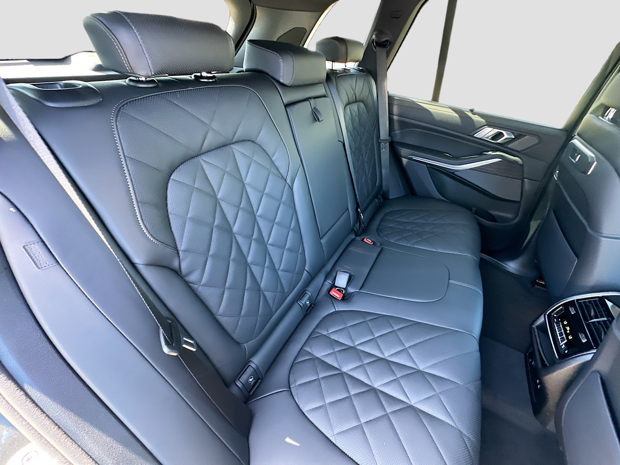 New 2026 Manhattan Green Metallic BMW xDrive40i image 22