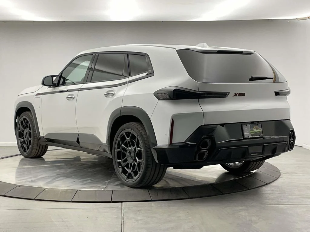2026 BMW XM Base - Photo 3