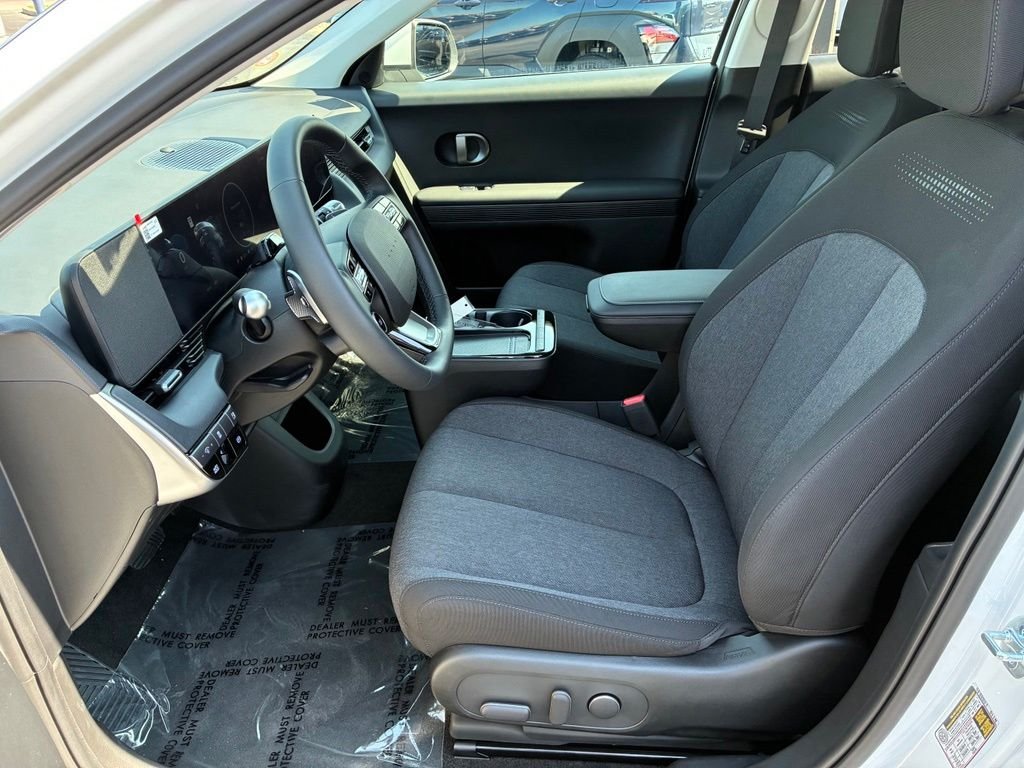 New 2026 White Hyundai SE image 15