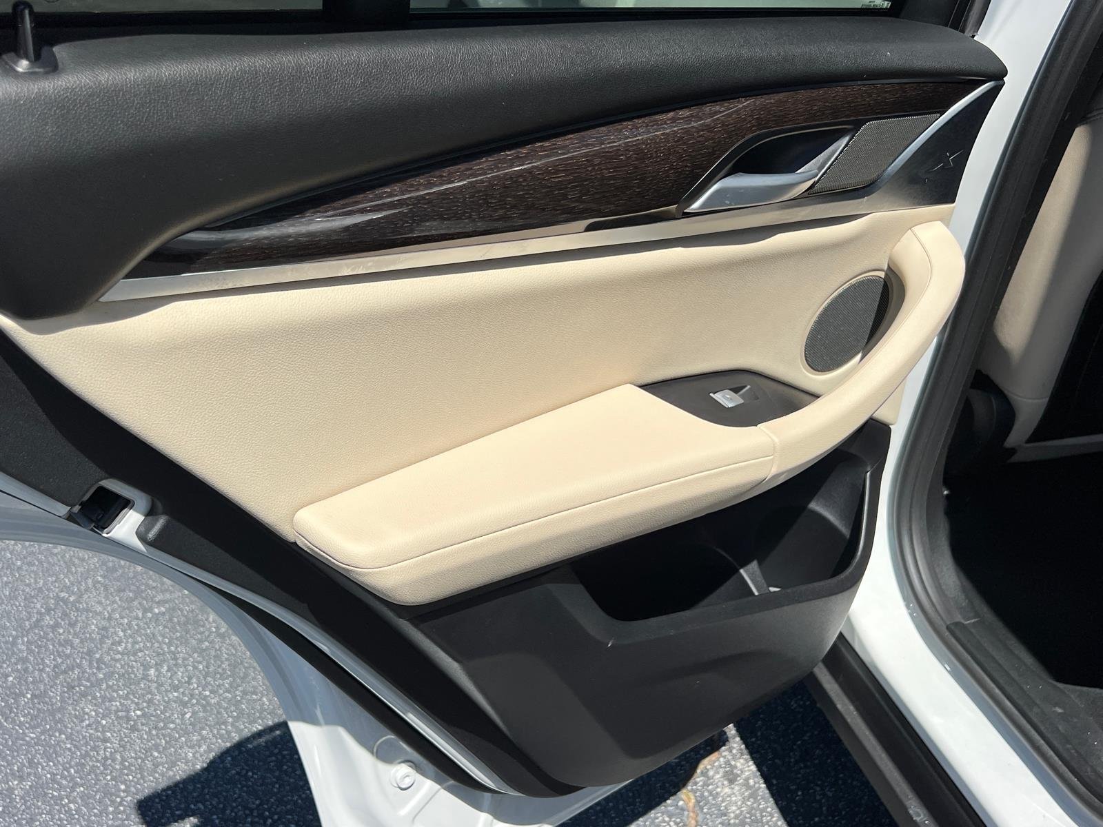 Used 2025 Mineral White Metallic BMW xDrive30i image 22