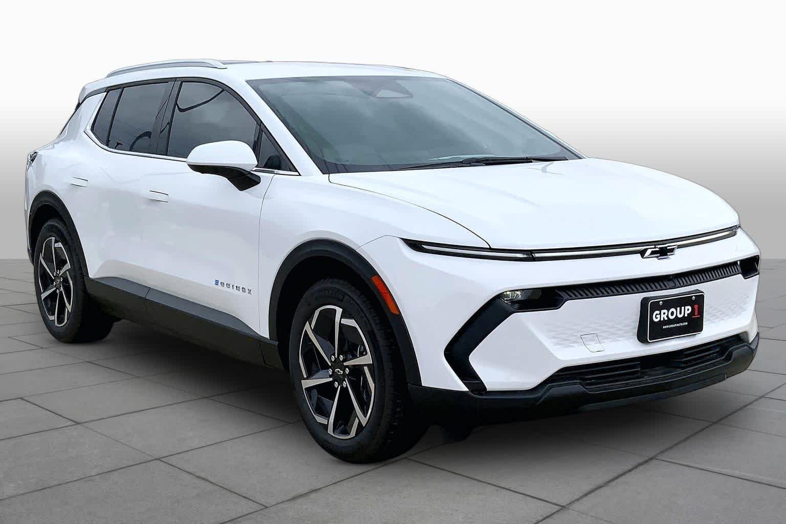 New 2026 Summit White Chevrolet LT image 3