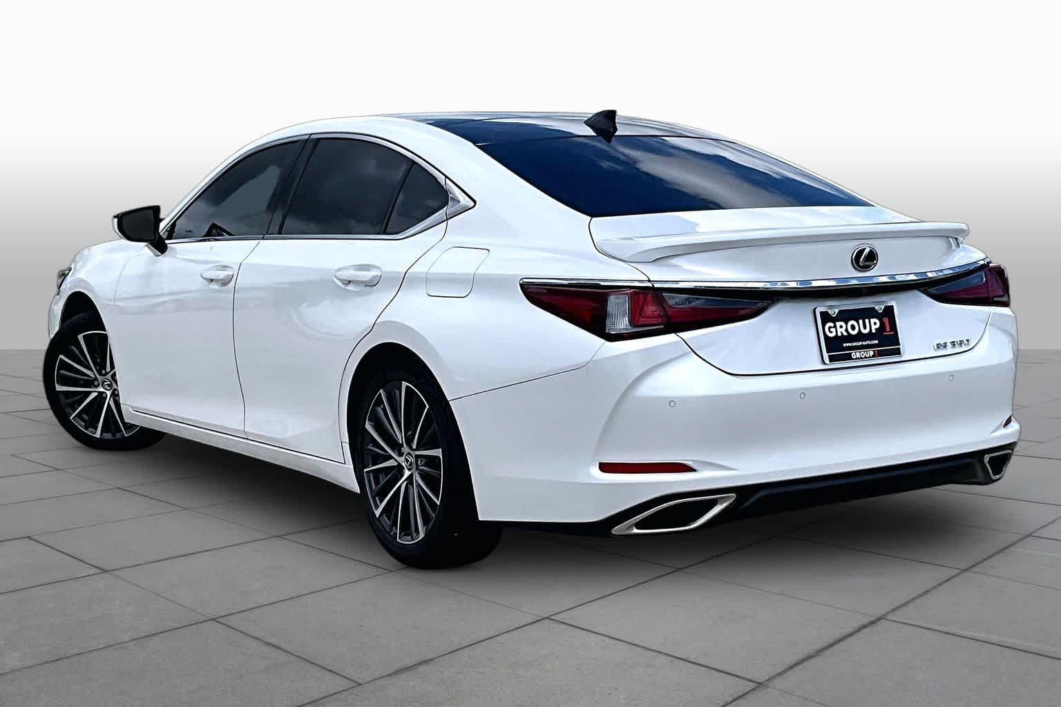 Used 2023 Eminent White Pearl Lexus  image 10
