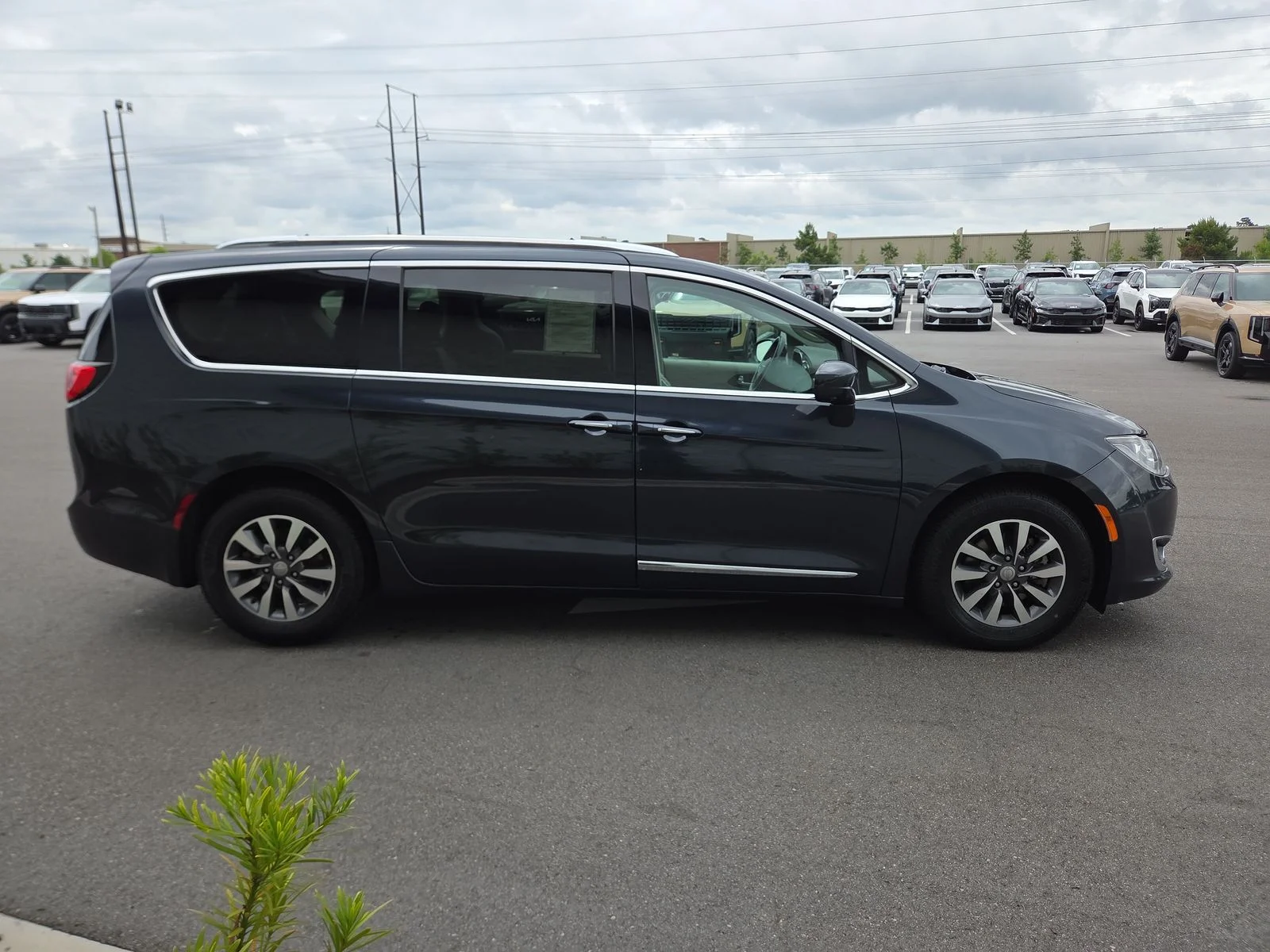 Used 2020 Maximum Steel Metallic Clearcoat Chrysler Touring L Plus image 7