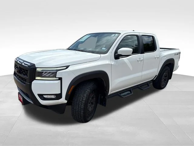 Used 2025 White Nissan PRO-X image 4