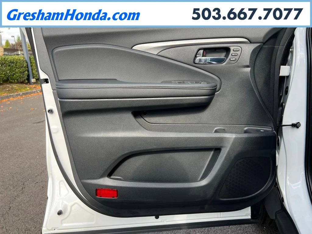 New 2026 Platinum White Pearl Honda RTL image 10