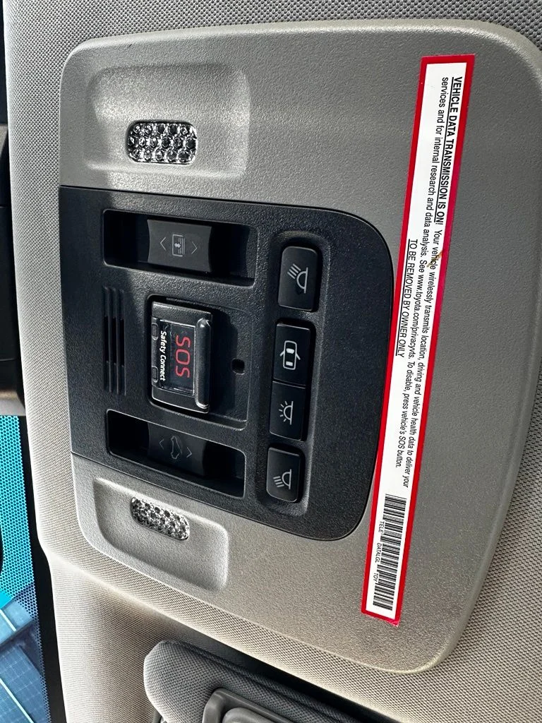 Used 2019 Silver Toyota XLE image 25