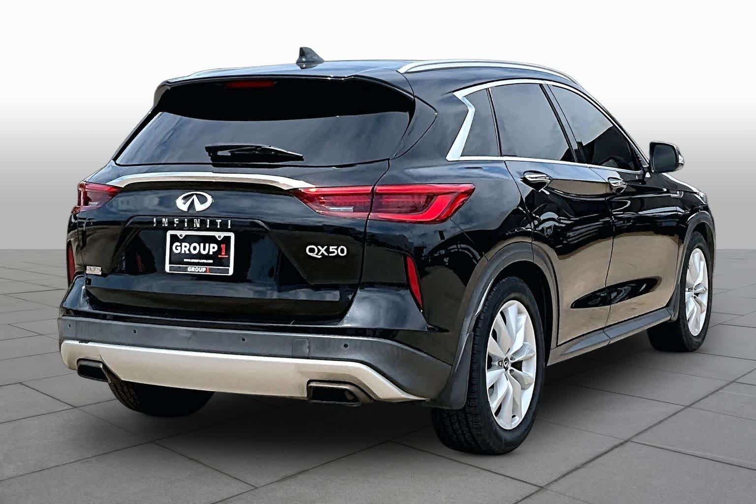 Used 2019 Black Obsidian INFINITI ESSENTIAL image 6