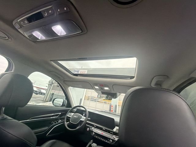 Used 2024 Silver Kia S image 24