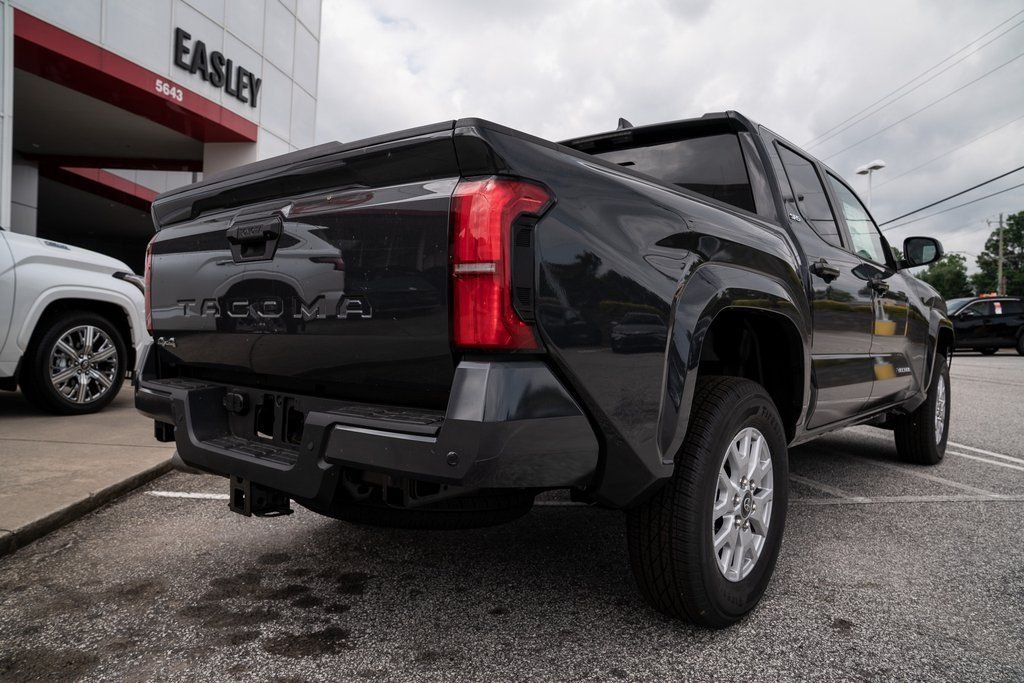 2025 Toyota Tacoma SR5 - Photo 8