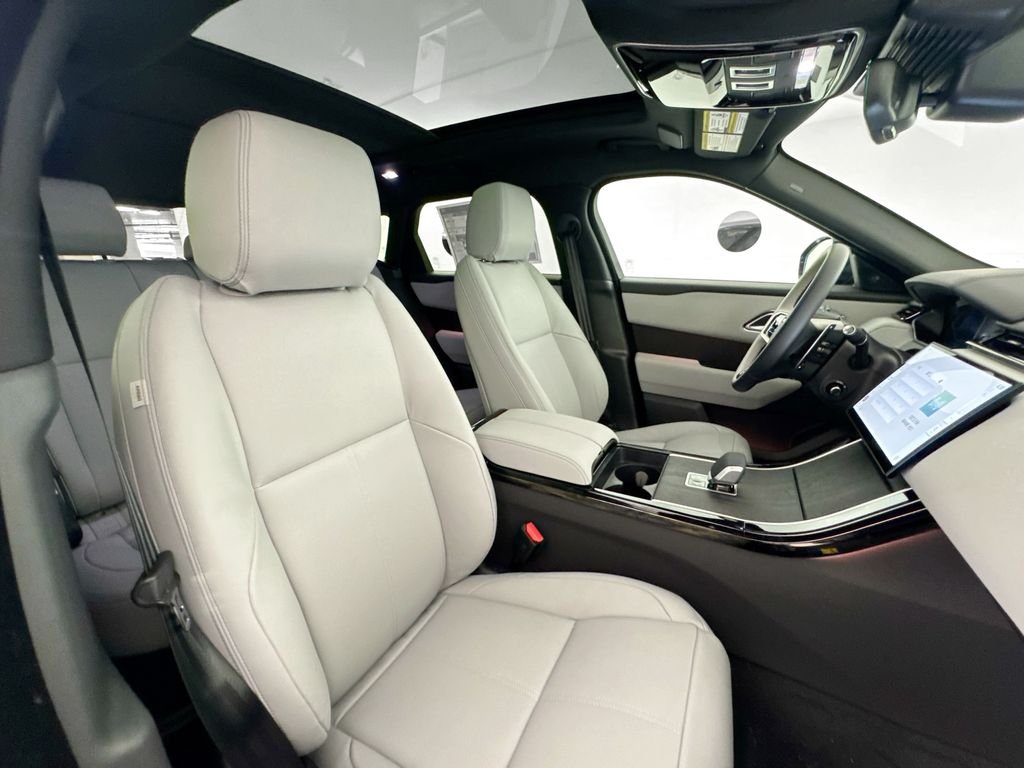 New 2026 Santorini Black Land Rover Belgravia Edition image 29