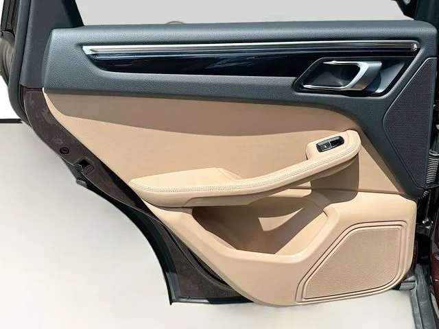 2024 Porsche Macan S - Photo 26