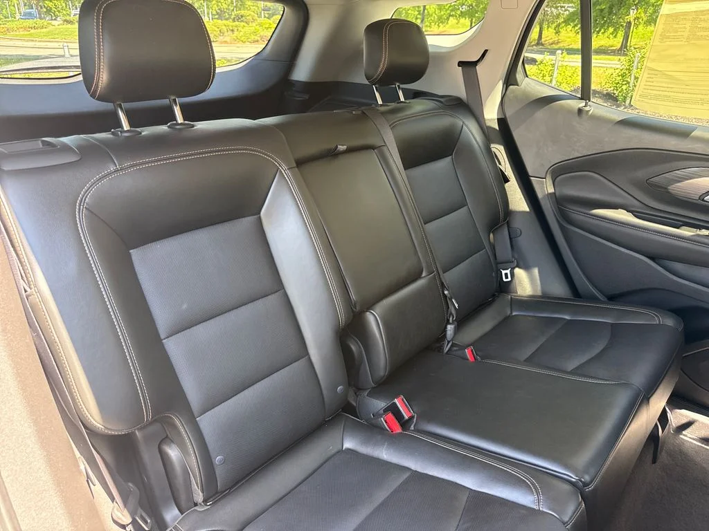 Used 2019 Quartz Metallic GMC SLT image 26