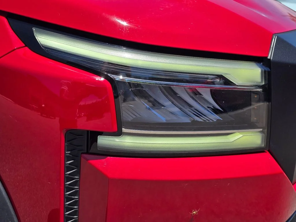 Used 2022 Red Nissan PRO-4X image 4