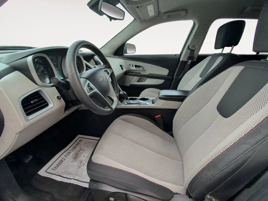 Used 2016 PATRIOT BLUE METALLIC Chevrolet LT image 9